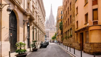 Street cathedral - Spain - Trafalgar