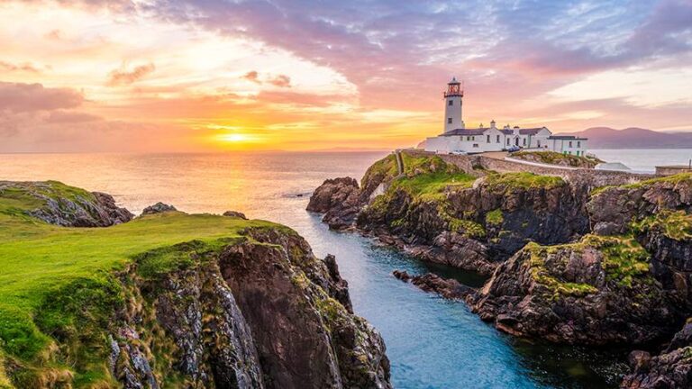 Fanad Head lighthouse, County Donegal, Ulster region, Republic of Ireland, Europe.