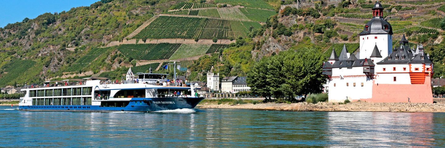 Sailing gracefully along the Garonne River, the Artistry II offers a sweeping panorama of lush vineyards - Bonjour Bordeaux - Avalon Waterways