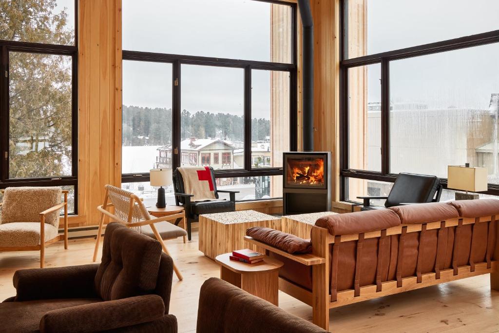 A beautiful and cozy seating area at the Bluebird Lake Placid Hotel in Lake Placid New York, a safe place for women to stay.