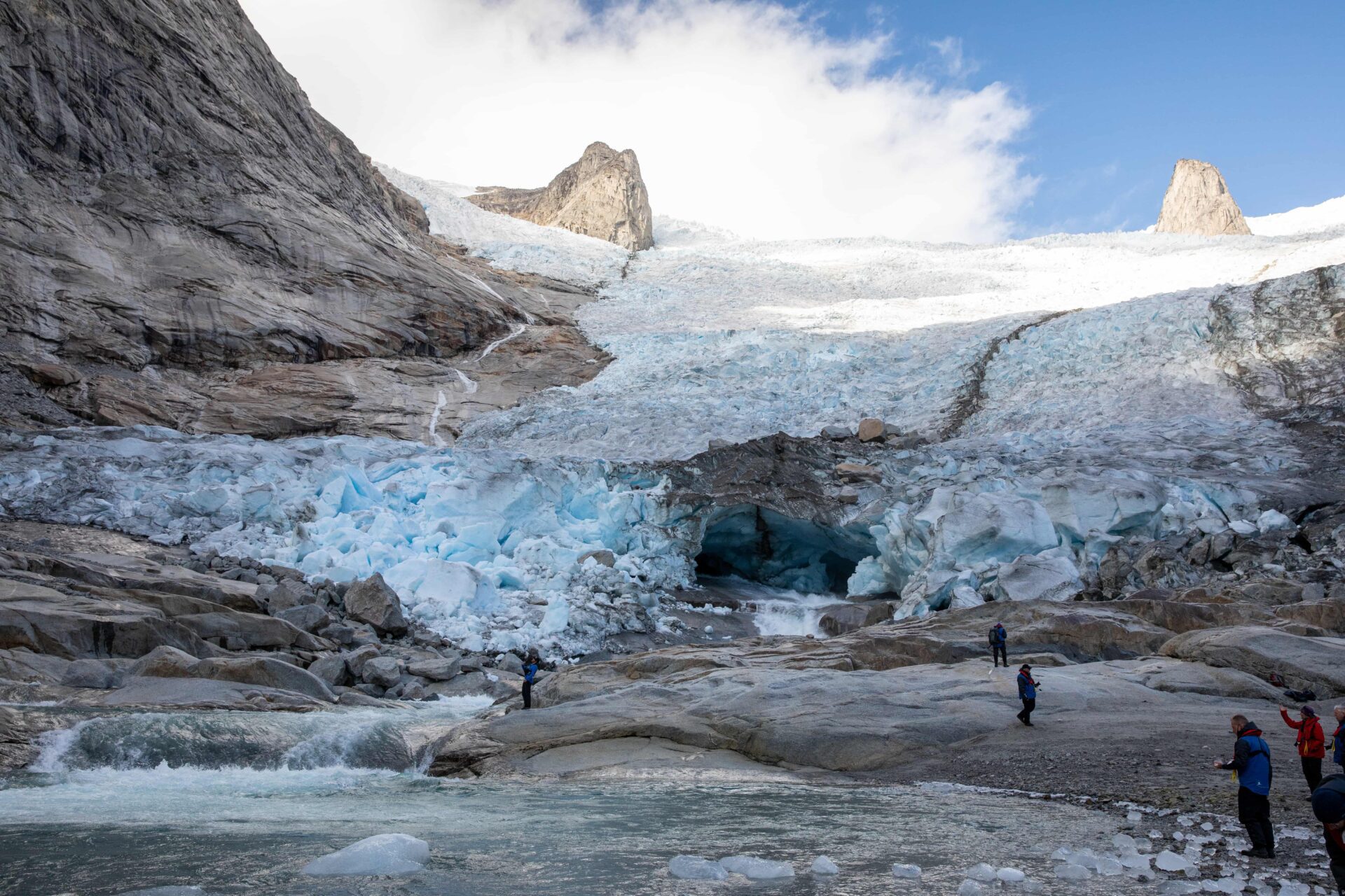 A scenic walk along the Tasermiut Kangerinat Fjord - Southern Greenland: on the Trail of the Vikings