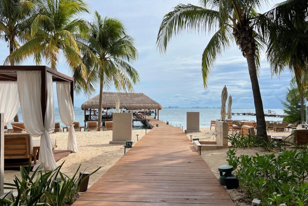 Almare Hotel and Beach