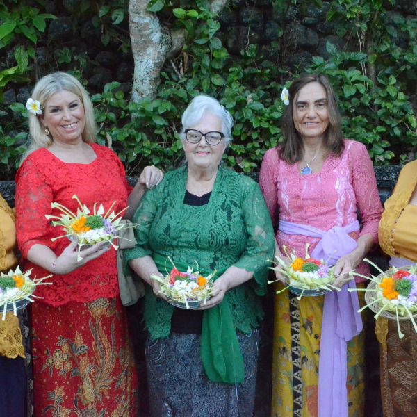 A groups of women at the Baliessence Pearl