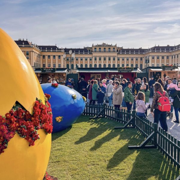 Afternoon by the Easter Market at the Schönbrunn Palace - Sweet Easter Markets in Vienna - Absolutely Southern France