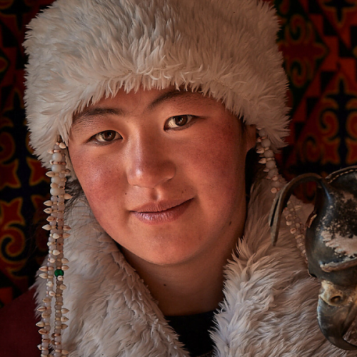 Portrait of Mongolian woman - Eternal Landscapes