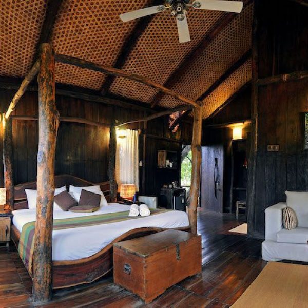 The interior of a treehouse room at the Pugdundee Safari Tree House Hideaway resort in Umaria, India, recommended by a JourneyWoman readers a safe place to stay.